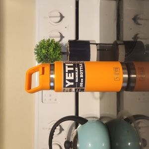 New KCO 26 oz. Yeti Bottle with Matching Lid